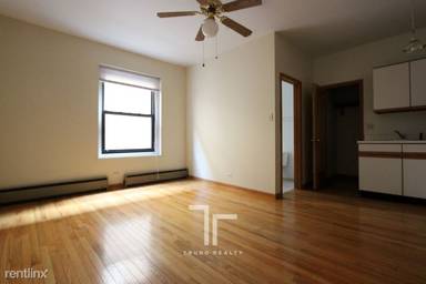 Main picture of 635 W Barry Ave
