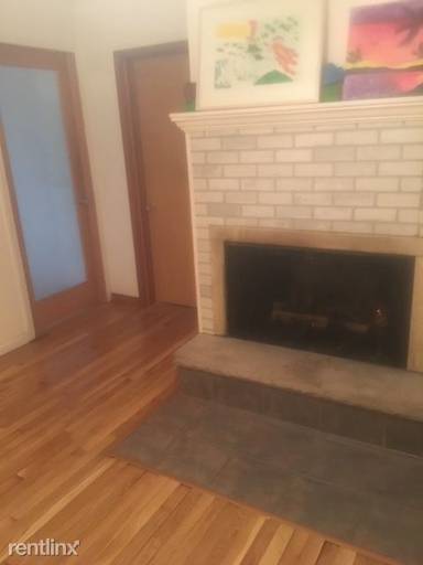 Main picture of 11 W 10th St