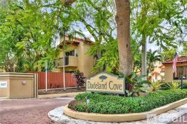 Main picture of 10021 SW 77th Ct