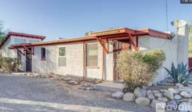 Main picture of 2953 N Dodge Blvd