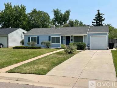 Main picture of 4706 E Dartmouth Ave