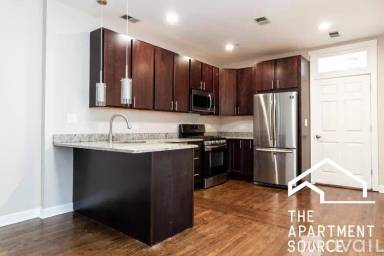 Main picture of 656 W Gordon Ter