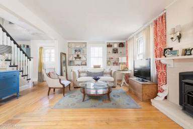 Main picture of 81 Woodchester Dr