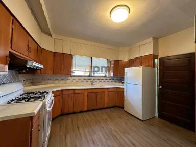 Main picture of 1500 W Fred St