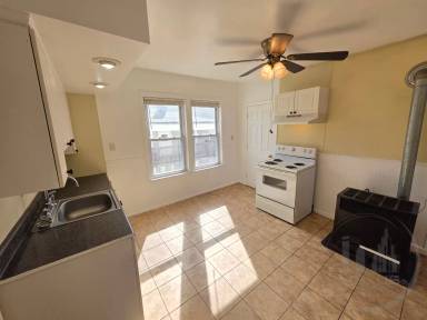 Main picture of 68 Park Ave