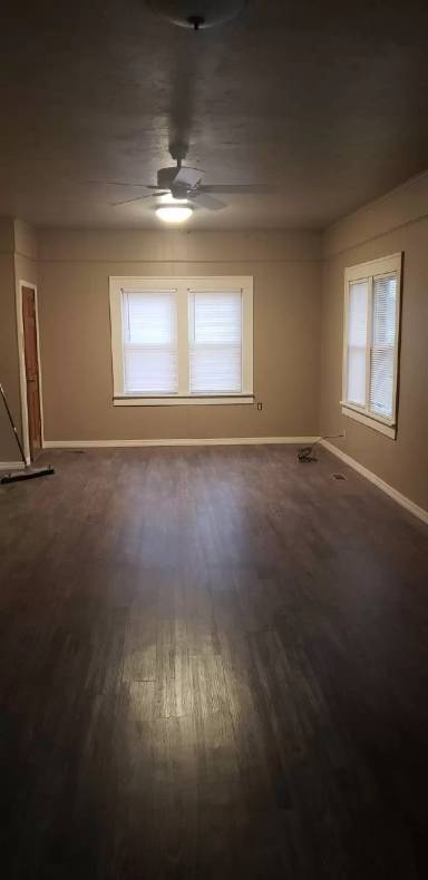 Main picture of 103 N Public St