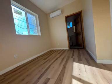 Main picture of 1628 W 24th St