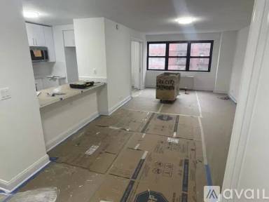 Main picture of 403 E 88th St
