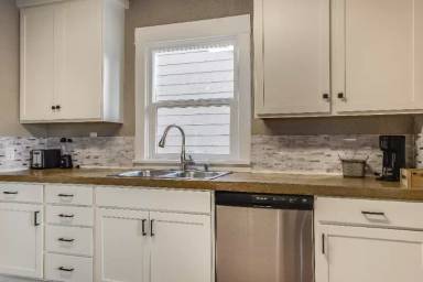 Main picture of 255 1st Avenue East N