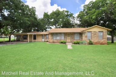 Main picture of 303 Aikens St