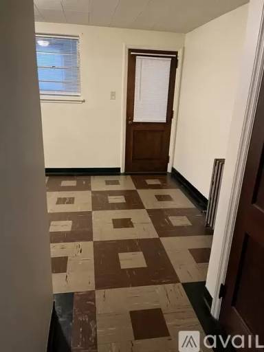 Main picture of 411 S High St