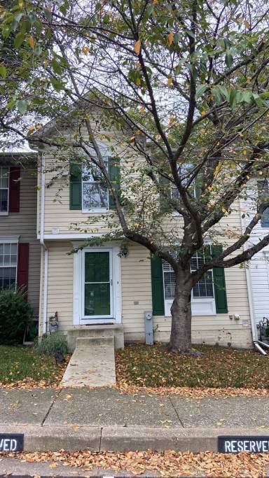 Main picture of 8107 Woodward St