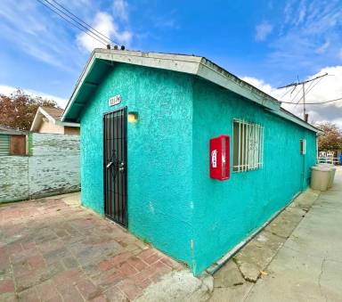 Main picture of 721 Pioneer Ave