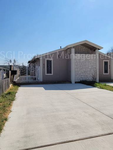 Main picture of 634 NW 11th St