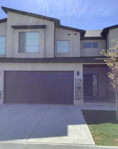 Main picture of 1975 W Skyler Way