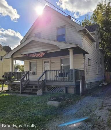 Main picture of 4350 W 28th St
