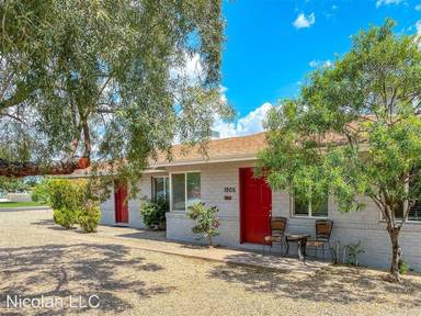 Main picture of 1901 W Clarendon Ave