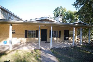 Main picture of 905 Buena Vista Dr