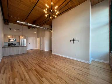 Main picture of 467 Roosevelt Ave
