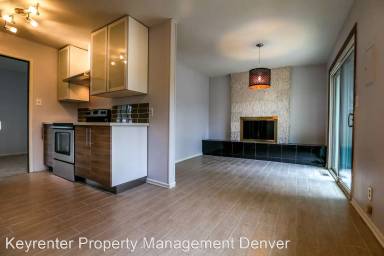 Main picture of 2086 S Quitman St
