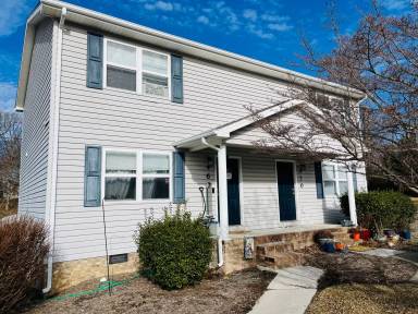 Main picture of 400 Harmon Cir SE
