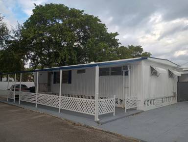 Main picture of 829 SW 1st St