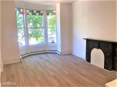Main picture of 121 Park Pl