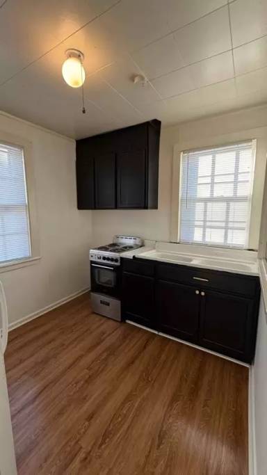 Main picture of 706-708 W 1st St Duplex