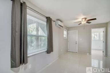 Main picture of 325 N L St