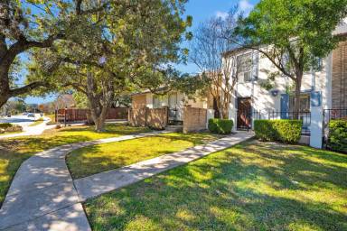 Main picture of 11303 Vance Jackson Rd