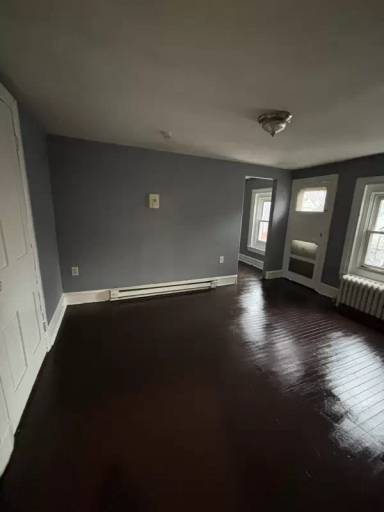 Main picture of 811 W Main St