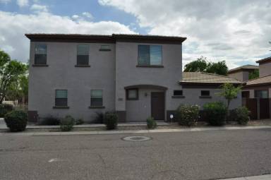 Main picture of 3629 W Marconi Ave