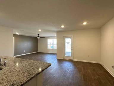 Main picture of 1046 Limpkin St