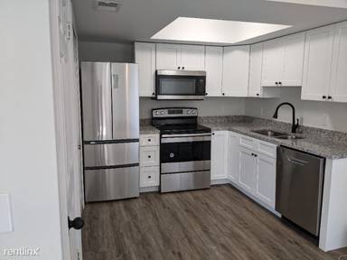 Main picture of 20 Windtree Ln
