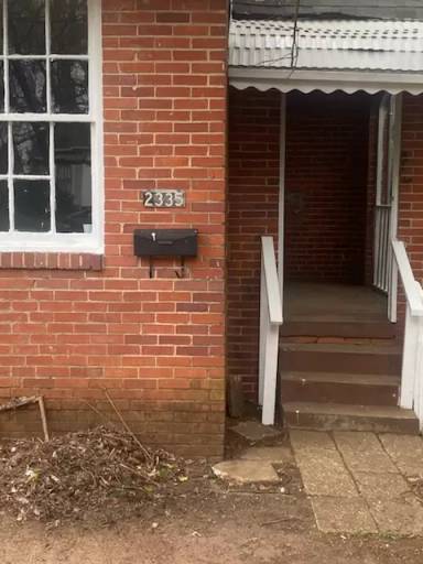 Main picture of 2333 Winona Ave