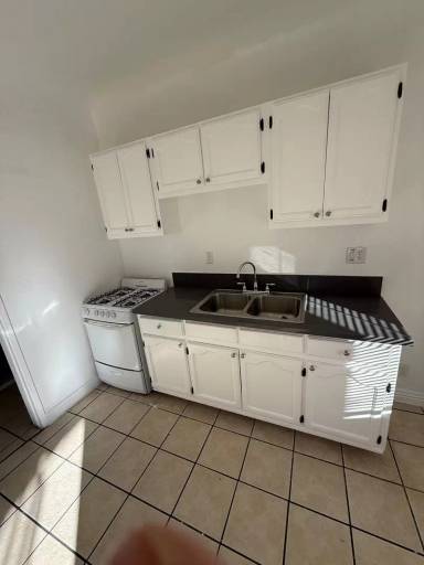 Main picture of 436 Daisy Ave