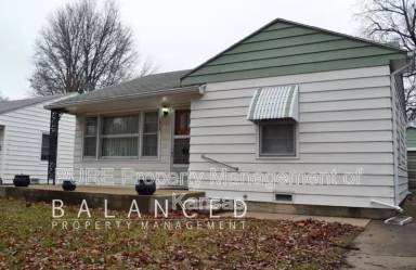 Main picture of 1915 SW Moundview Dr