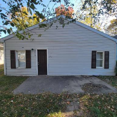 Main picture of 2417 S Lyons Ave
