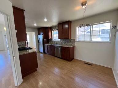 Main picture of 108 Mountain Rd