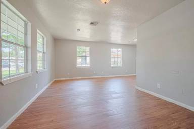 Main picture of 231 Tilden Dr