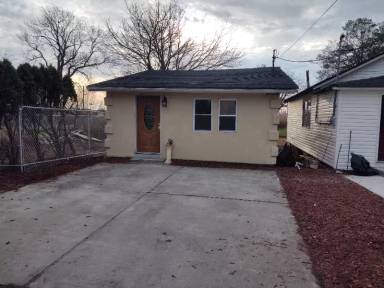Main picture of 10 Kissam Ave