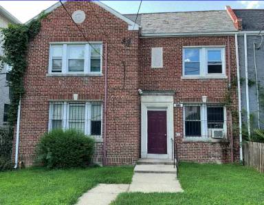 Main picture of 1718 T St SE
