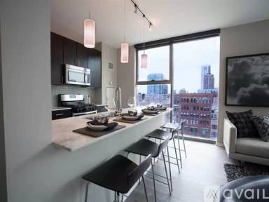 Main picture of 561 W Washington Blvd