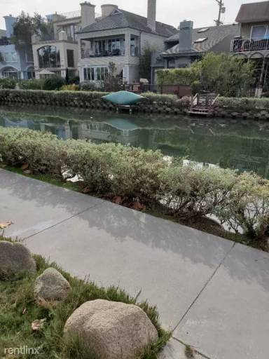 Main picture of 2616 1/2 Grand Canal