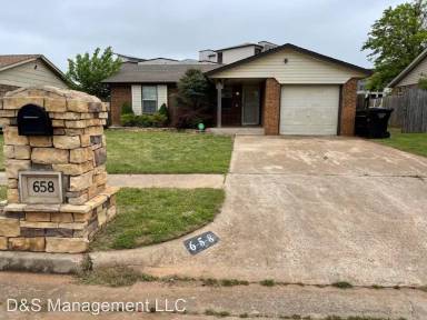 Main picture of 658 SW 12th St