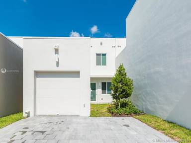 Main picture of 6681 NW 104th Ave