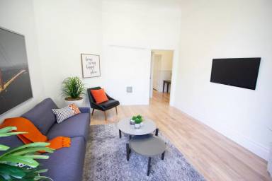 Main picture of 1223 Laguna Apartments