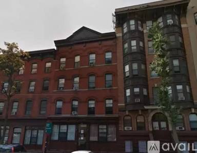 Main picture of 361 Montgomery St