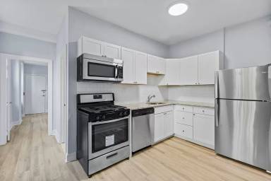 Main picture of 3950 Lancaster Ave