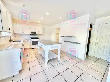 Main picture of 9685 Canyon Meadows Dr